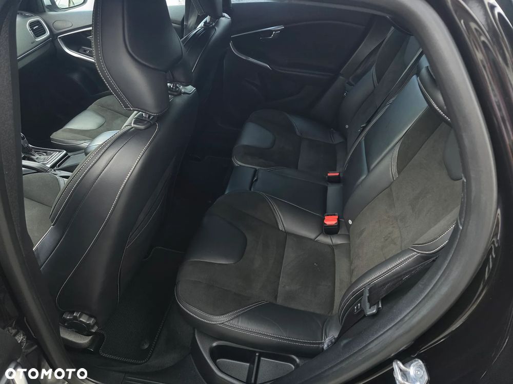 Volvo V40 D3 Geartronic RDesign - 20