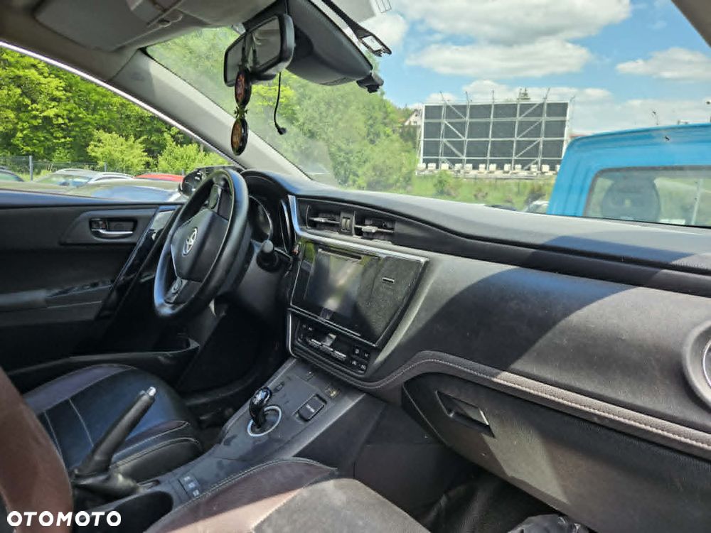 Toyota Auris 1.8 HSD Luna - 12