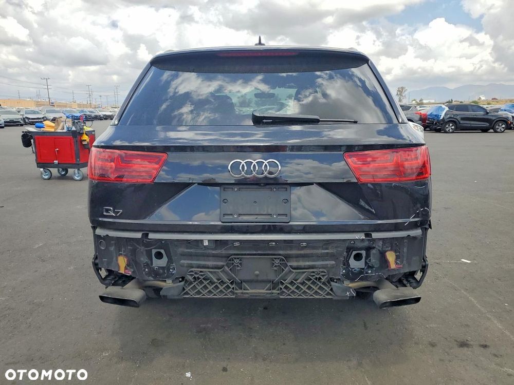 Audi Q7 - 7