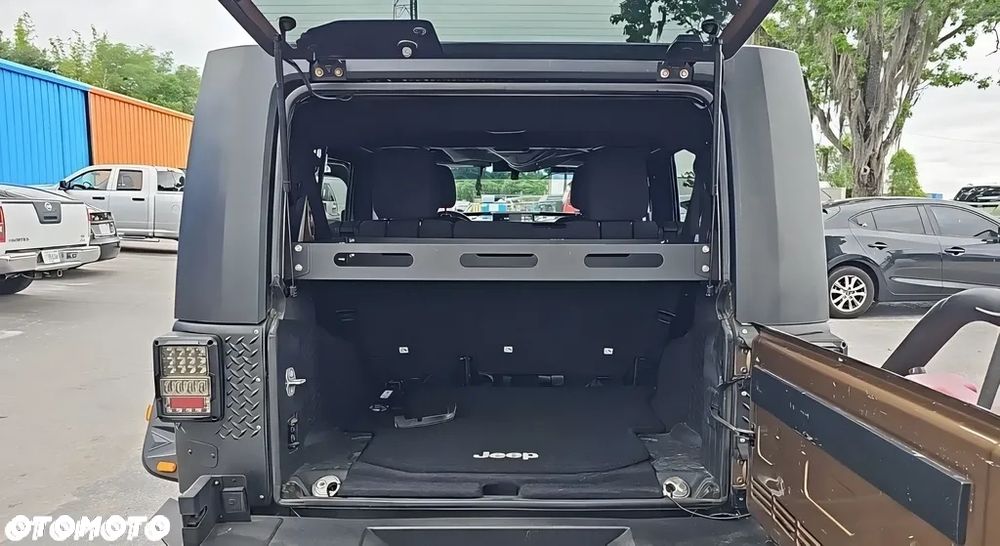 Jeep Wrangler Unlimited 3.6 Automatik Black Edition - 11