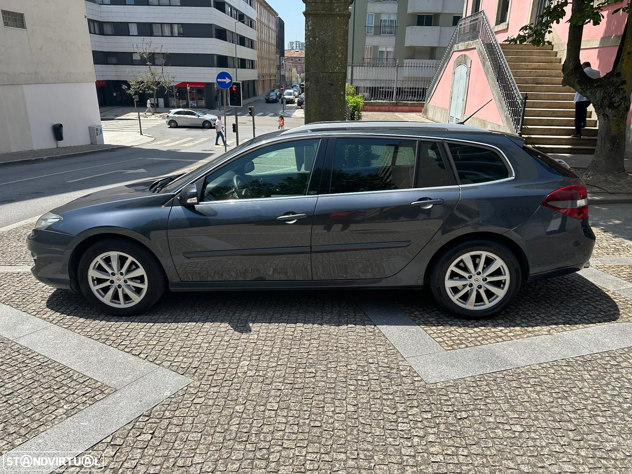 Renault Laguna Break 2.0 dCi Initiale - 3