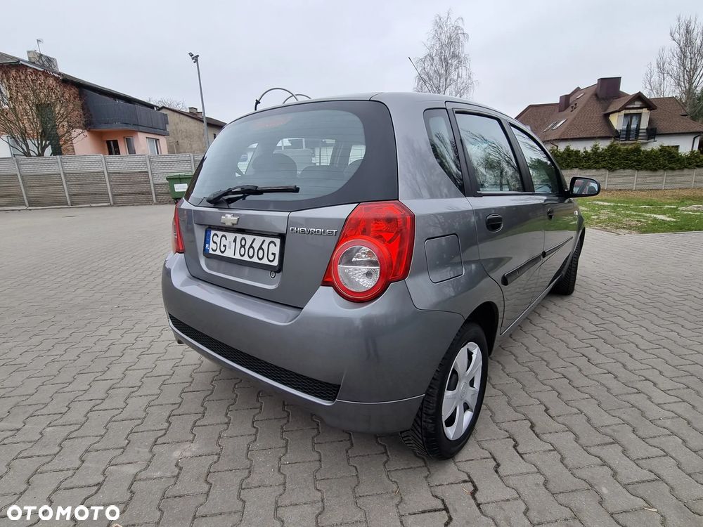 Chevrolet Aveo 1.2 16V Base / Classic - 9