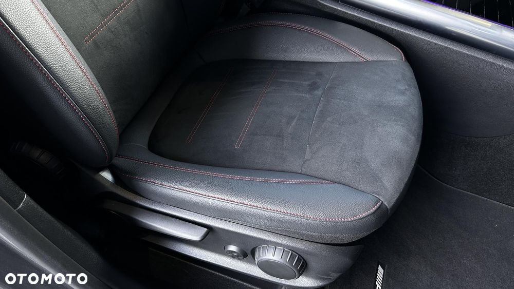 Mercedes-Benz GLA 250 e PHEV AMG Line 8G-DCT - 24