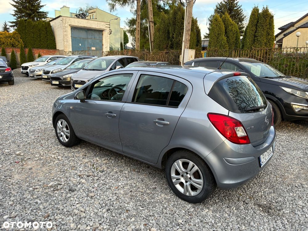 Opel Corsa 1.4 16V Color Edition - 4