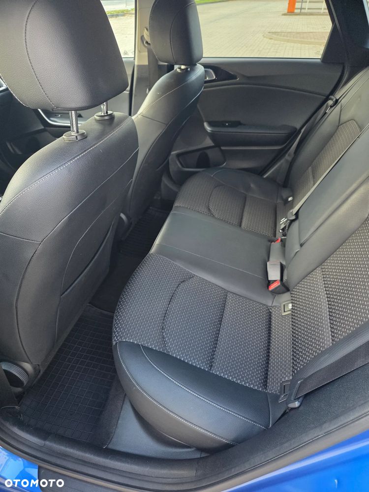 Kia Ceed 1.4 T-GDI L Business Line DCT - 17