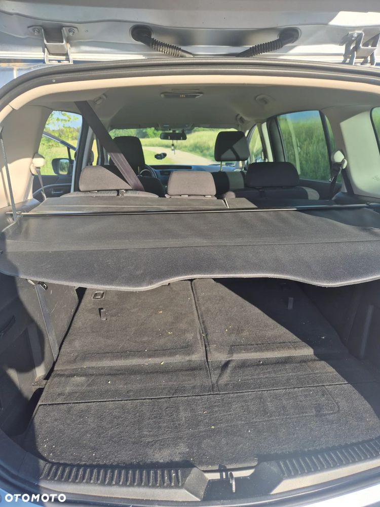Mazda 5 - 11
