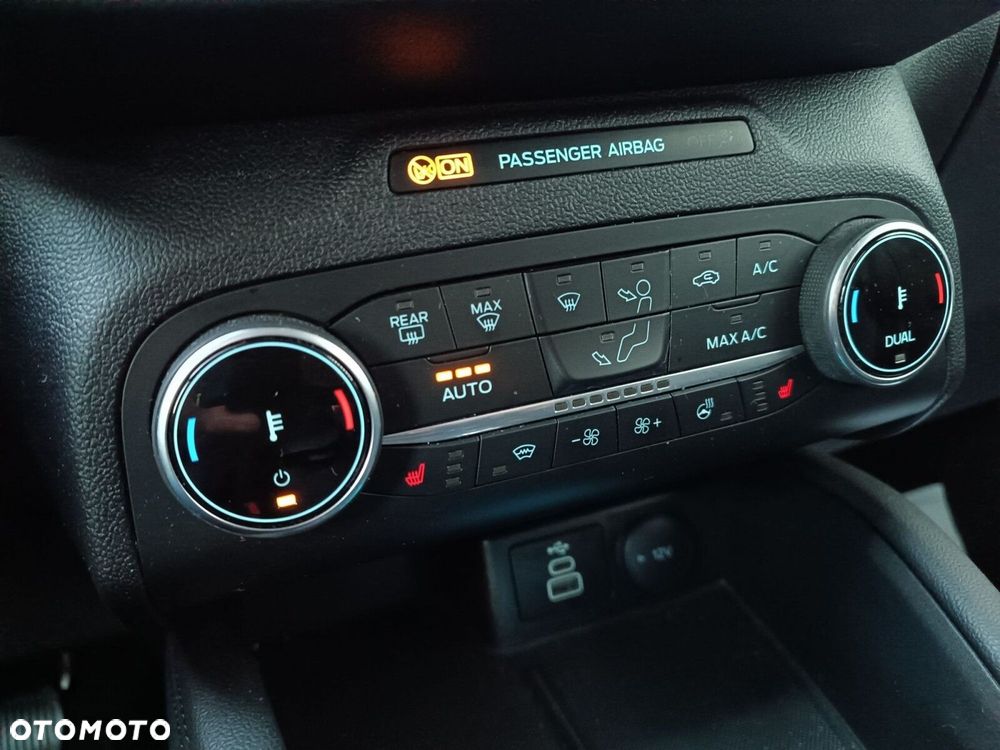 Ford Kuga 1.5 EcoBoost FWD Titanium X - 22