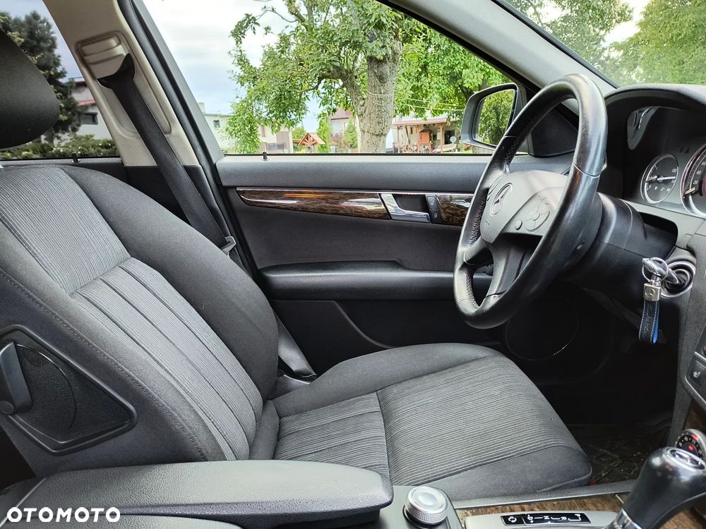 Mercedes-Benz Klasa C 220 CDI DPF Automatik Elegance - 18