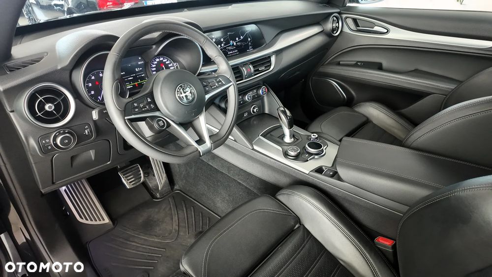 Alfa Romeo Stelvio 2.0 Turbo 16V AT8-Q4 Sprint - 9