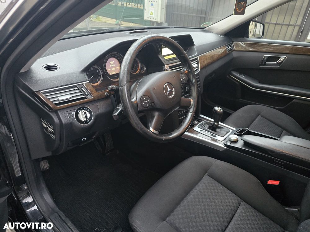 Mercedes-Benz E 220 CDI DPF BlueEFFICIENCY Automatik - 14