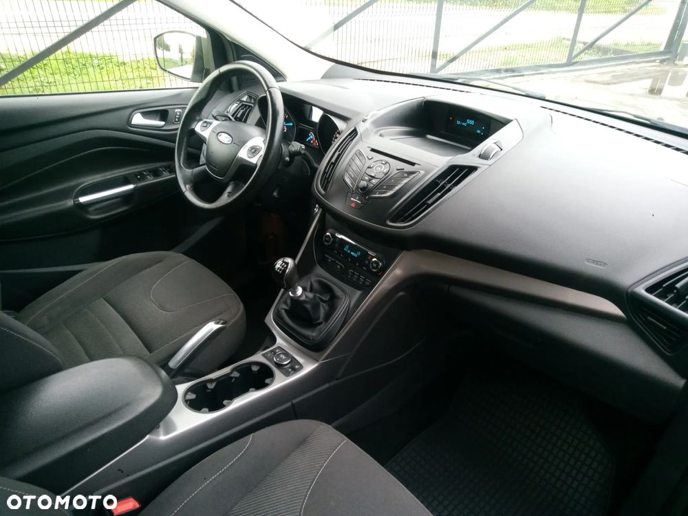 Ford Kuga 1.5 EcoBoost 2x4 Trend - 6