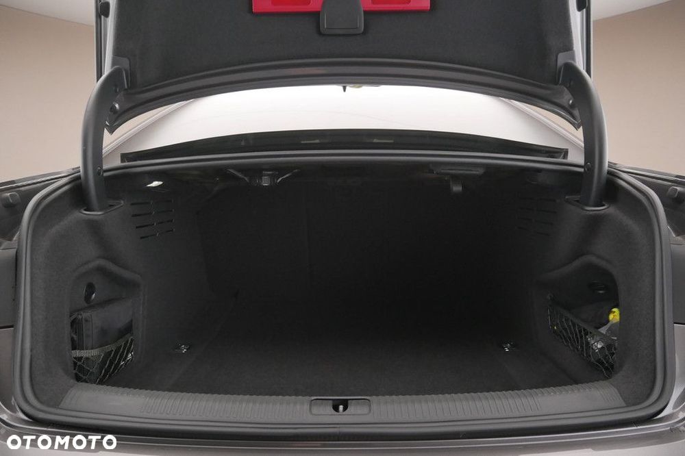 Audi A4 Limousine - 16