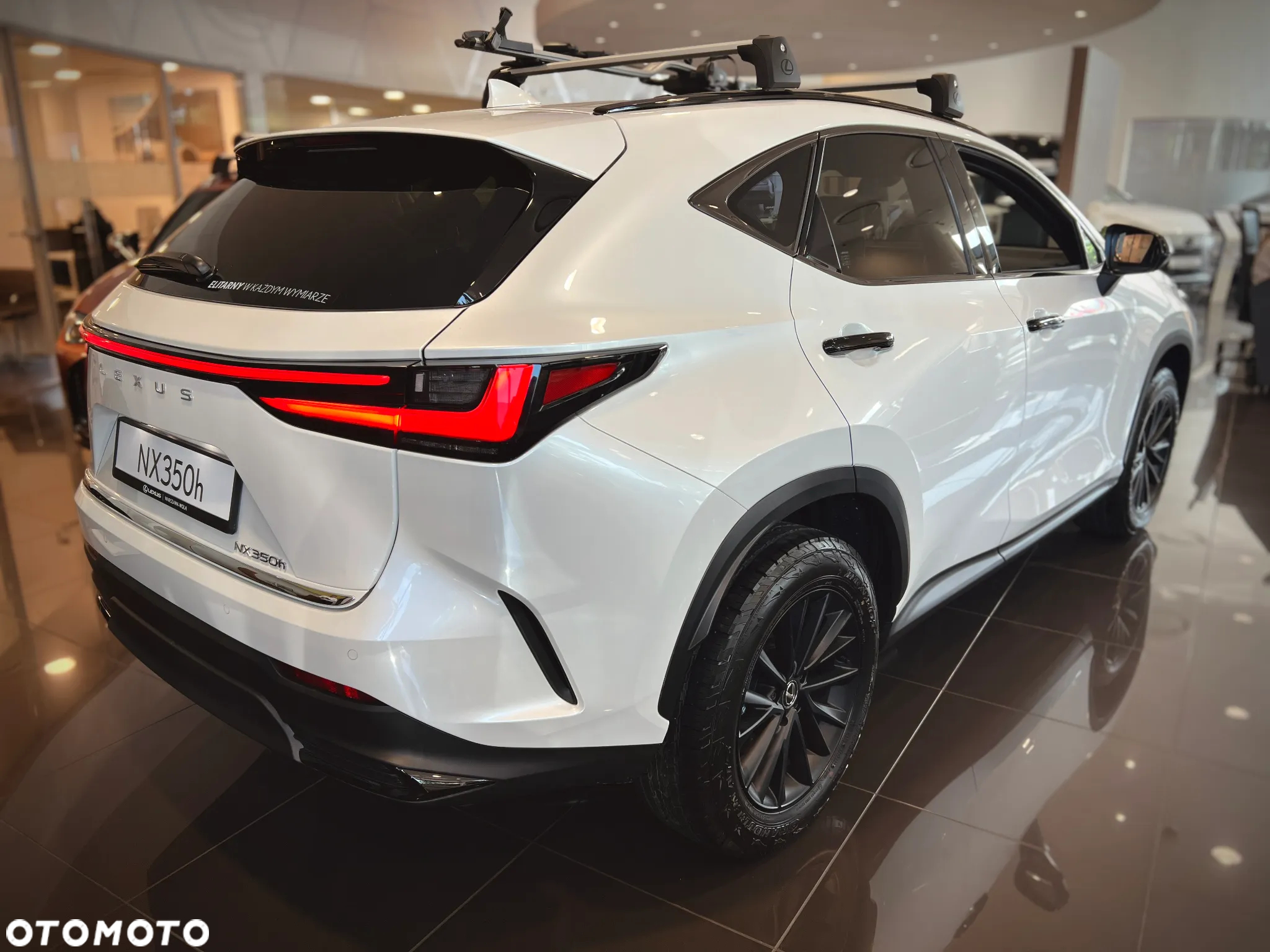 Lexus NX 350h Overtrail AWD - 3