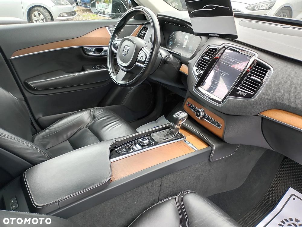 Volvo XC 90 D5 AWD Momentum - 12