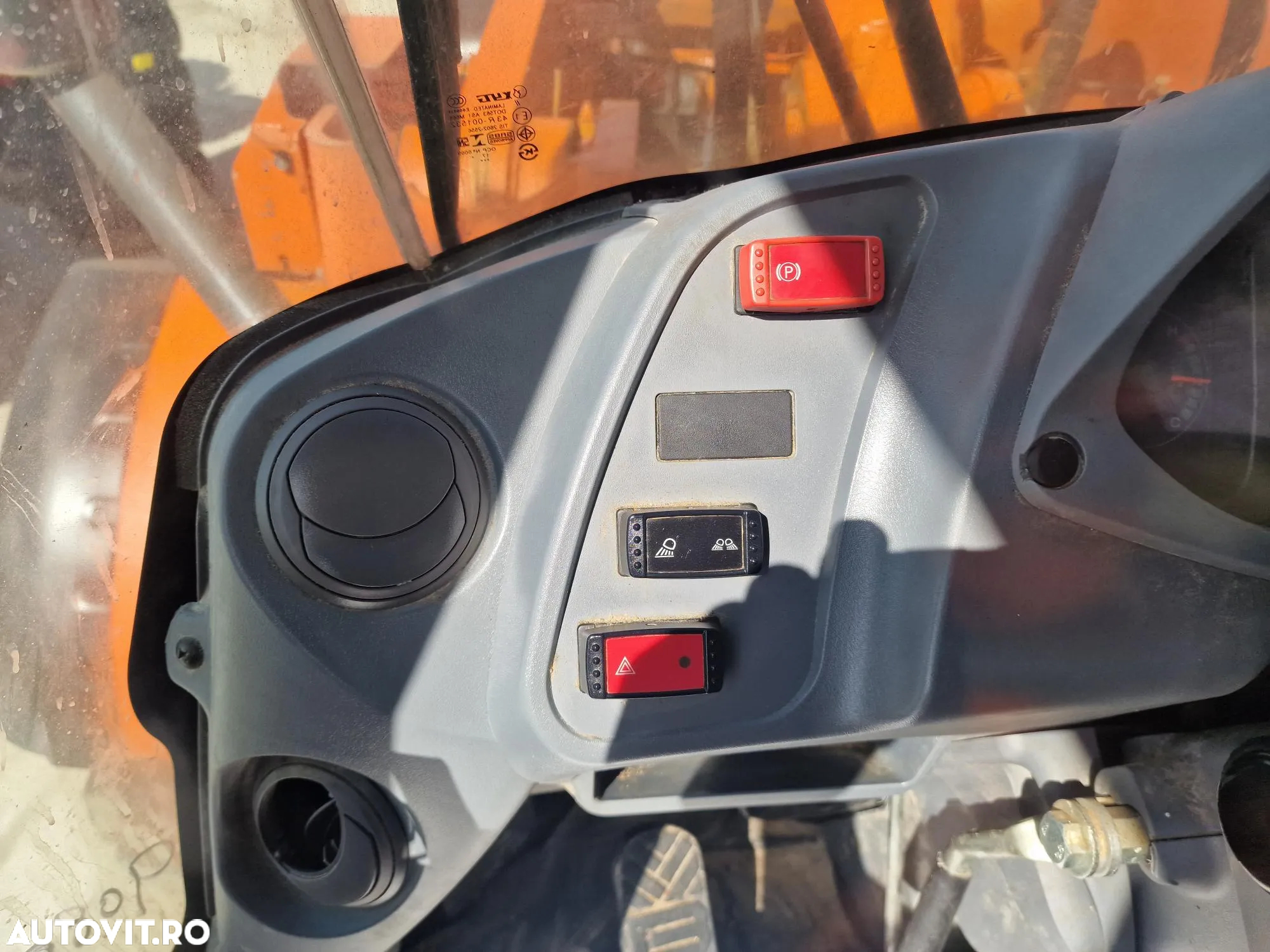 Hitachi ZW330-6, 2016, 7.477h, 33 tone, cupa 5,5mc cu dinti, Cupla rapida,Gresare automata, Anvelope NOI, STARE FOARTE BUNA-posibilitate leasing-PROMOTIE 109.900 EUR+Tva - 10
