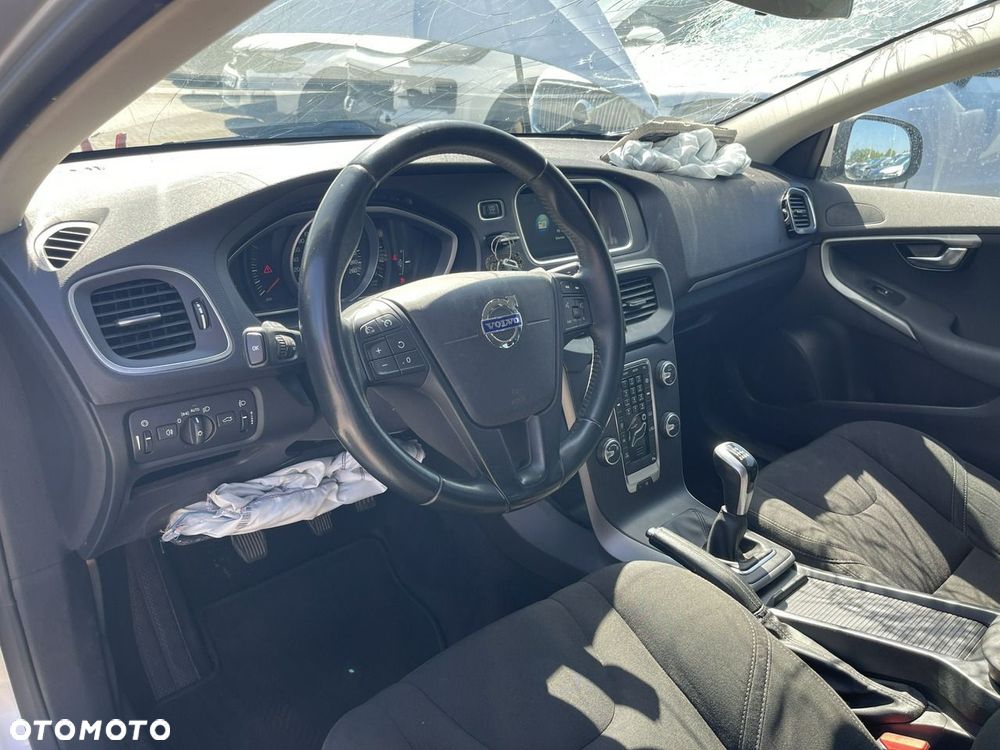Volvo V40 D2 Kinetic - 8