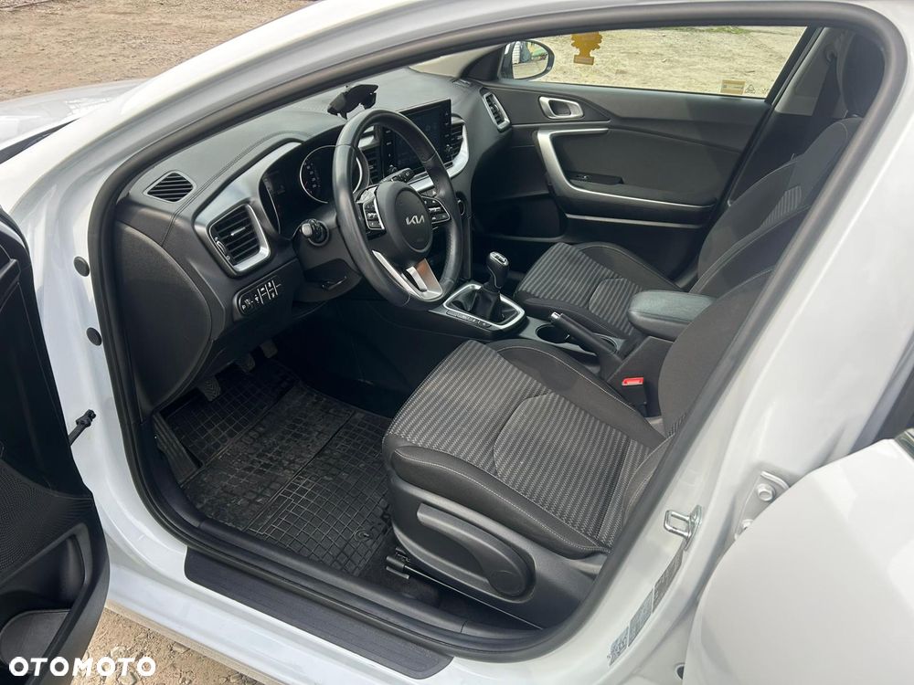 Kia Ceed 1.5 T-GDI M - 4