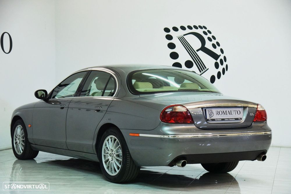 Jaguar S-Type 2.7 D V6 Executive Auto. - 12