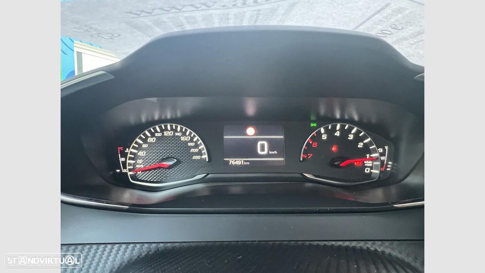 Peugeot 2008 1.2 PureTech Allure - 8