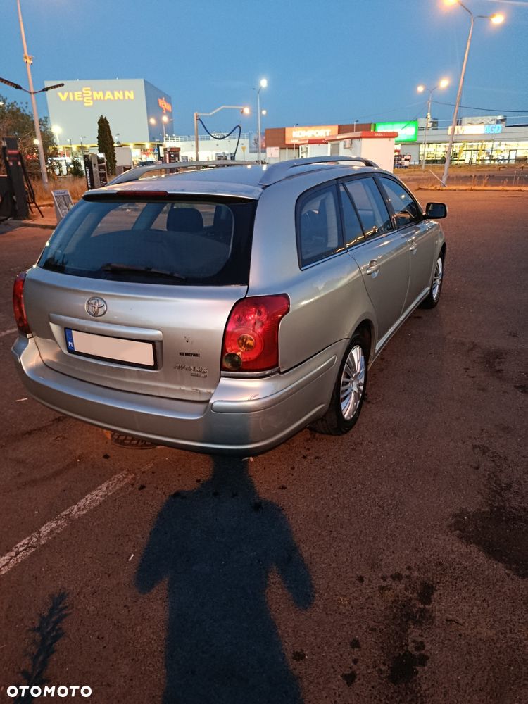 Toyota Avensis - 5