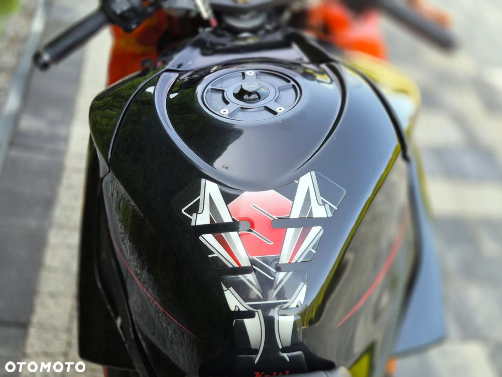 Suzuki GSX-R - 22