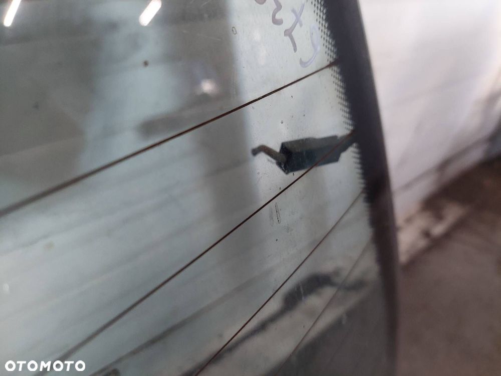 SZYBA TYŁ KLAPY BAGAŻNIKA VOLKSWAGEN PASSAT B5 KOMBI MAZOWSZE - 4