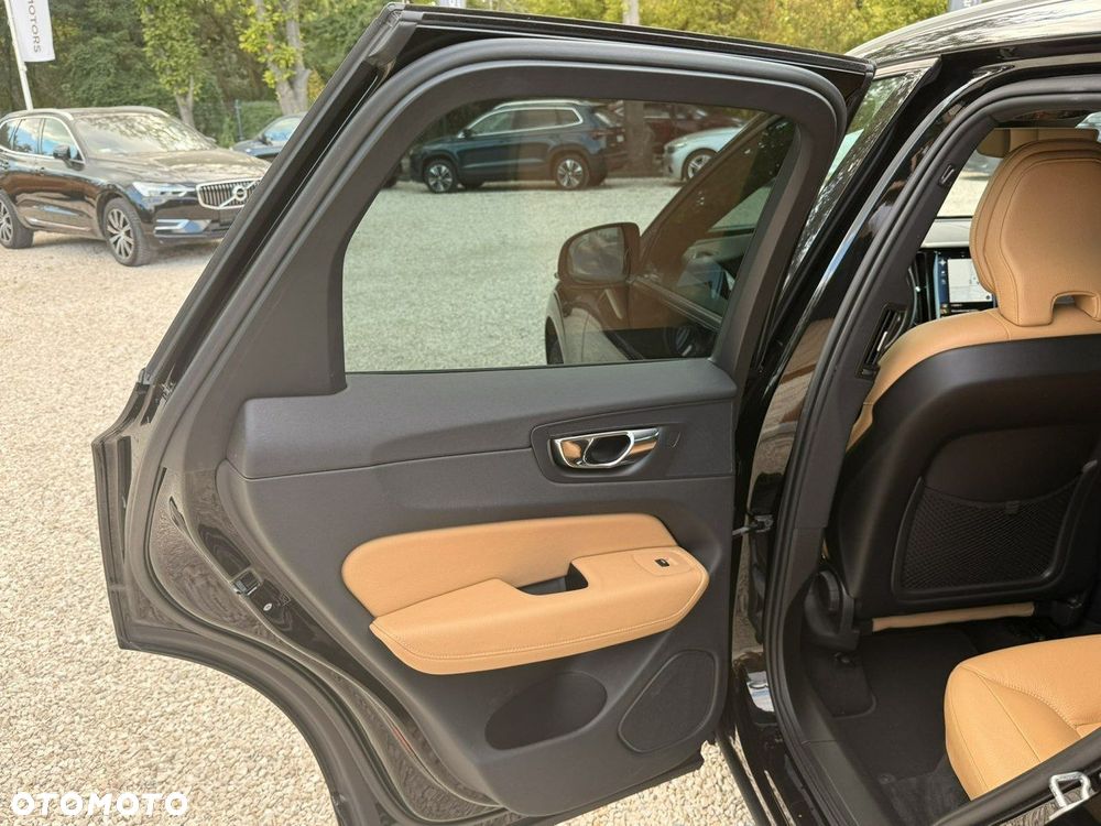 Volvo XC 60 D4 AWD Momentum - 17