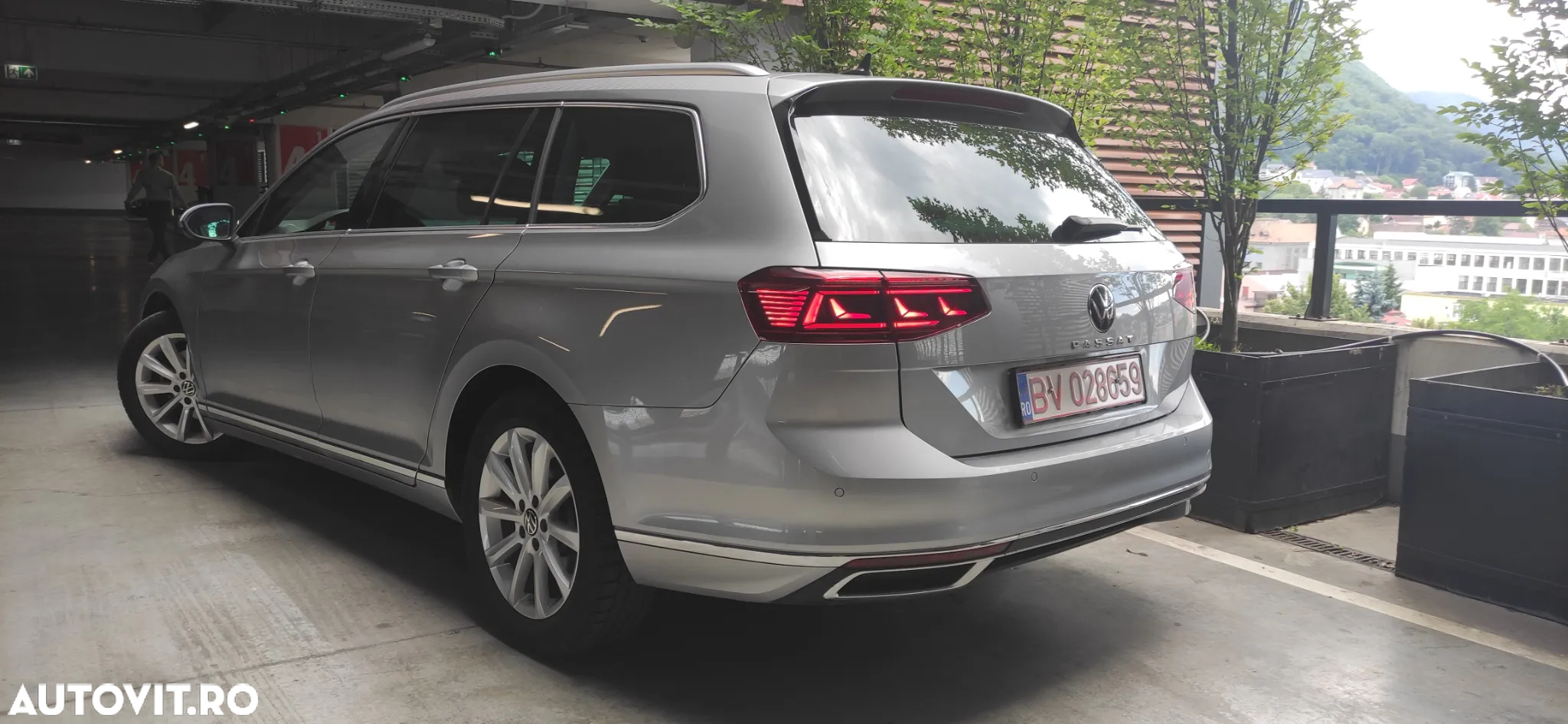 Volkswagen Passat Variant 2.0 TDI SCR DSG Elegance - 3