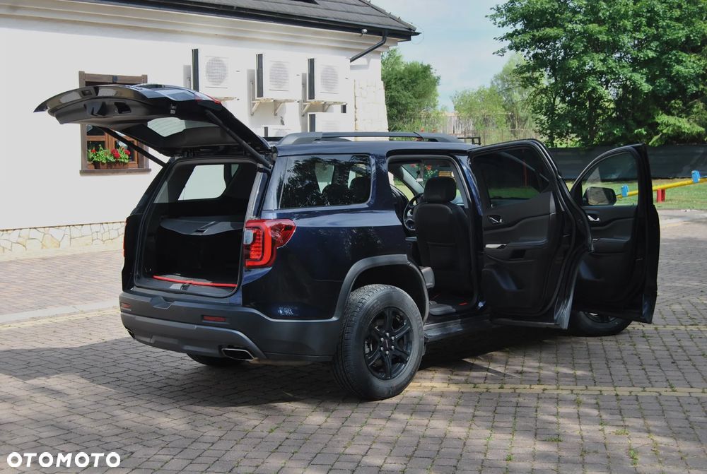 GMC Acadia - 27