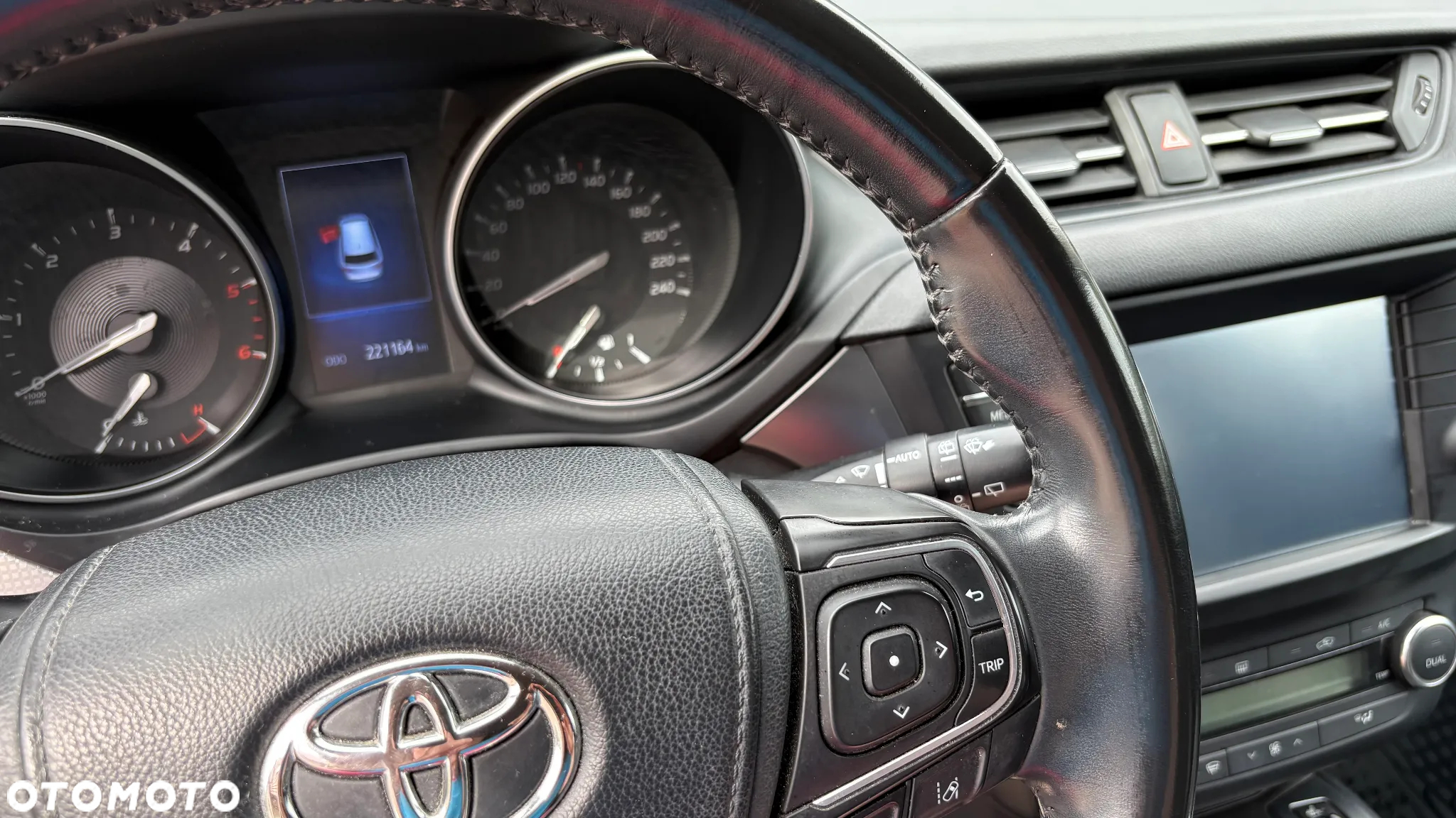 Toyota Avensis 2.0 D-4D Prestige - 25