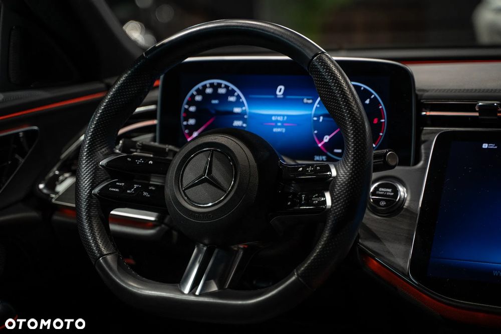 Mercedes-Benz Klasa E 220 d mHEV 4-Matic AMG 9G-Tronic - 17