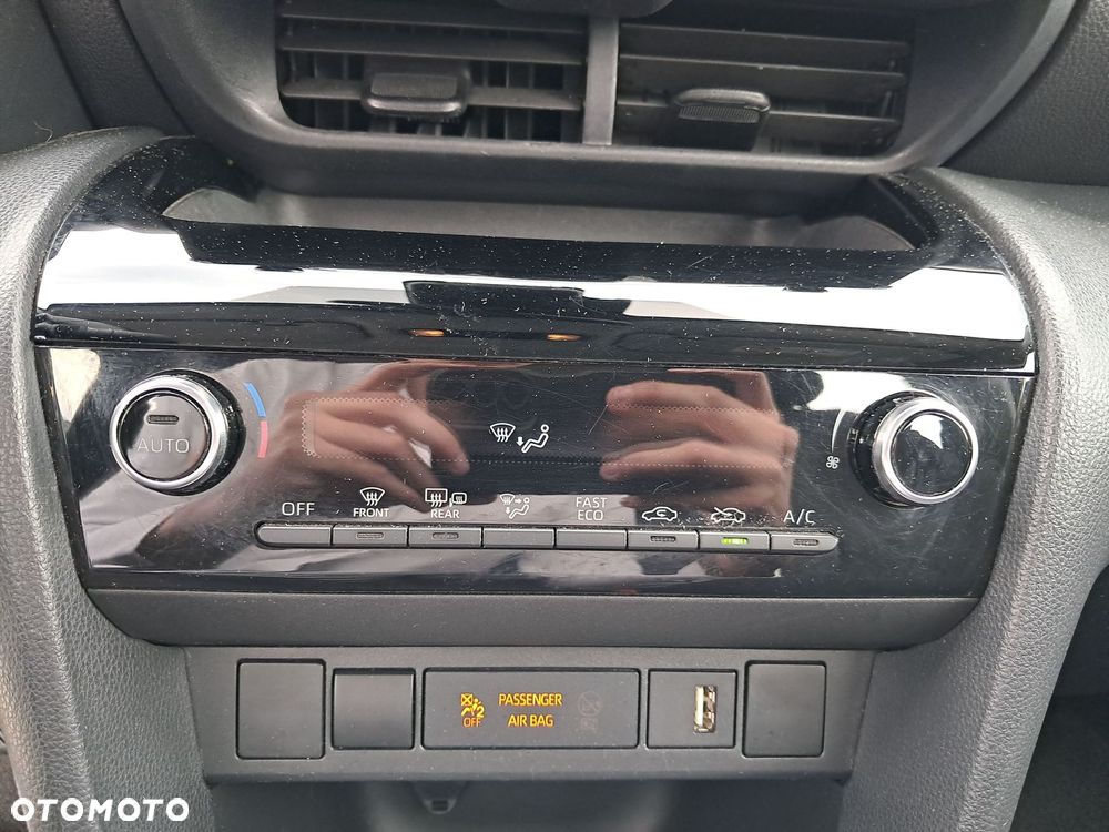 Toyota Yaris Cross Hybrid 1.5 Comfort - 24