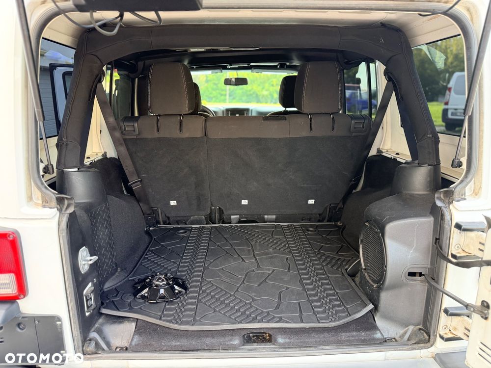 Jeep Wrangler 3.6 Unlim Sahara - 12