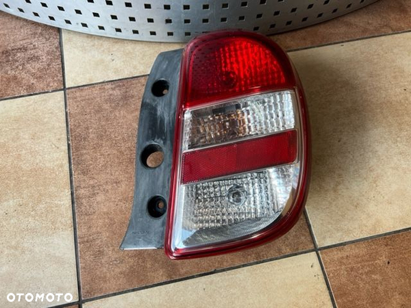 LAMPA TYŁ TYLNA PRAWA NISSAN MICRA K13