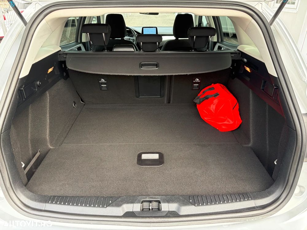 Ford Focus 1.0 EcoBoost Titanium Business - 27