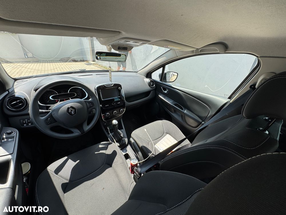 Renault Clio - 11
