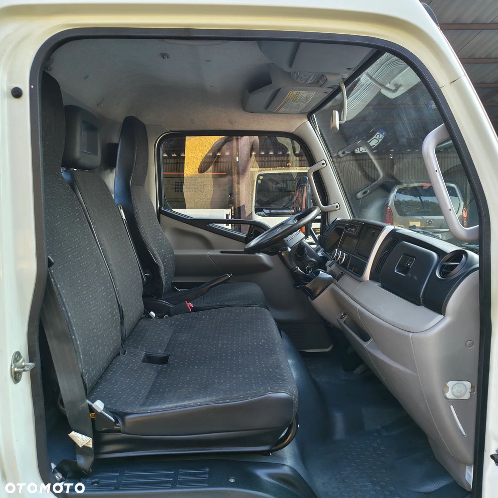 Mitsubishi Fuso Canter - 18