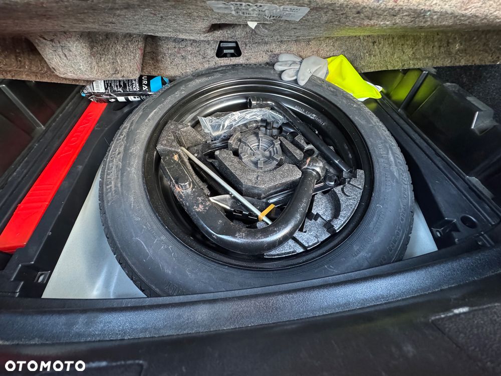 Volvo V40 T2 Geartronic Momentum - 24