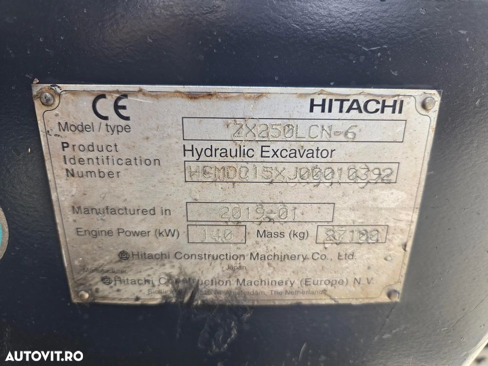 Hitachi ZX250LCN-6, 2019, 5.737h, CUPLA RAPIDA, cupa 1,55mc, inst picon, inst rotire, camera spate si laterale, latime 2,99m, ad sapare 7m, 3 pompe hidr HITACHI, consum 11,8l/h, lant 80% ok, ridica 16t, posibil leasing 3 ani-PROMOTIE 89.900 EUR+Tva - 10
