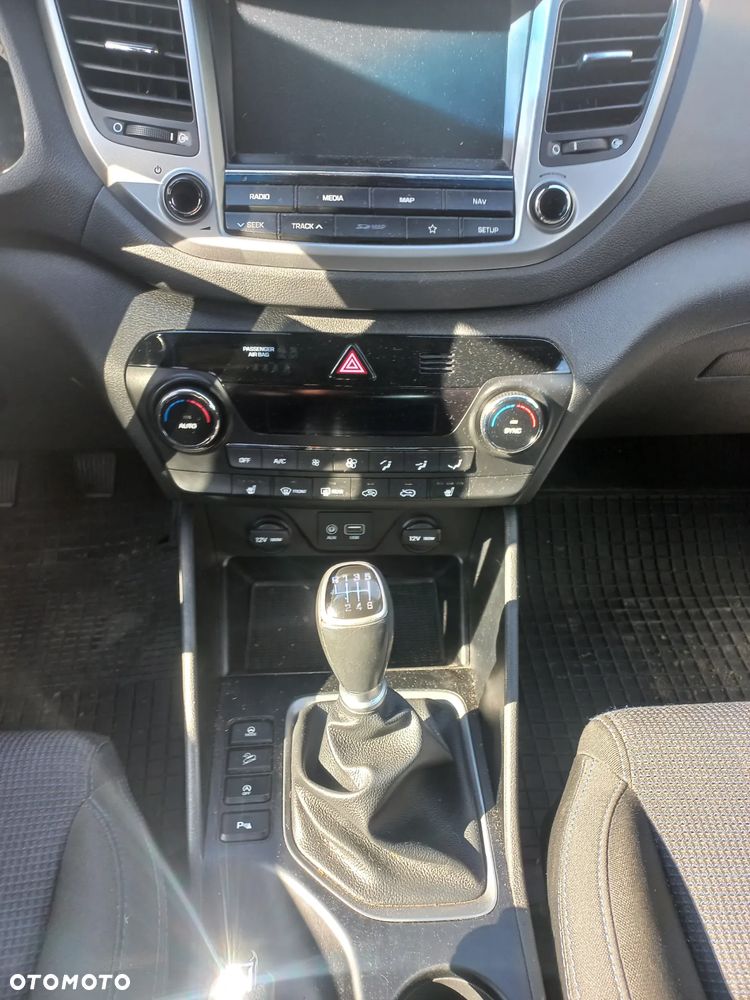 Hyundai Tucson 1.7 CRDI BlueDrive Classic 2WD - 11