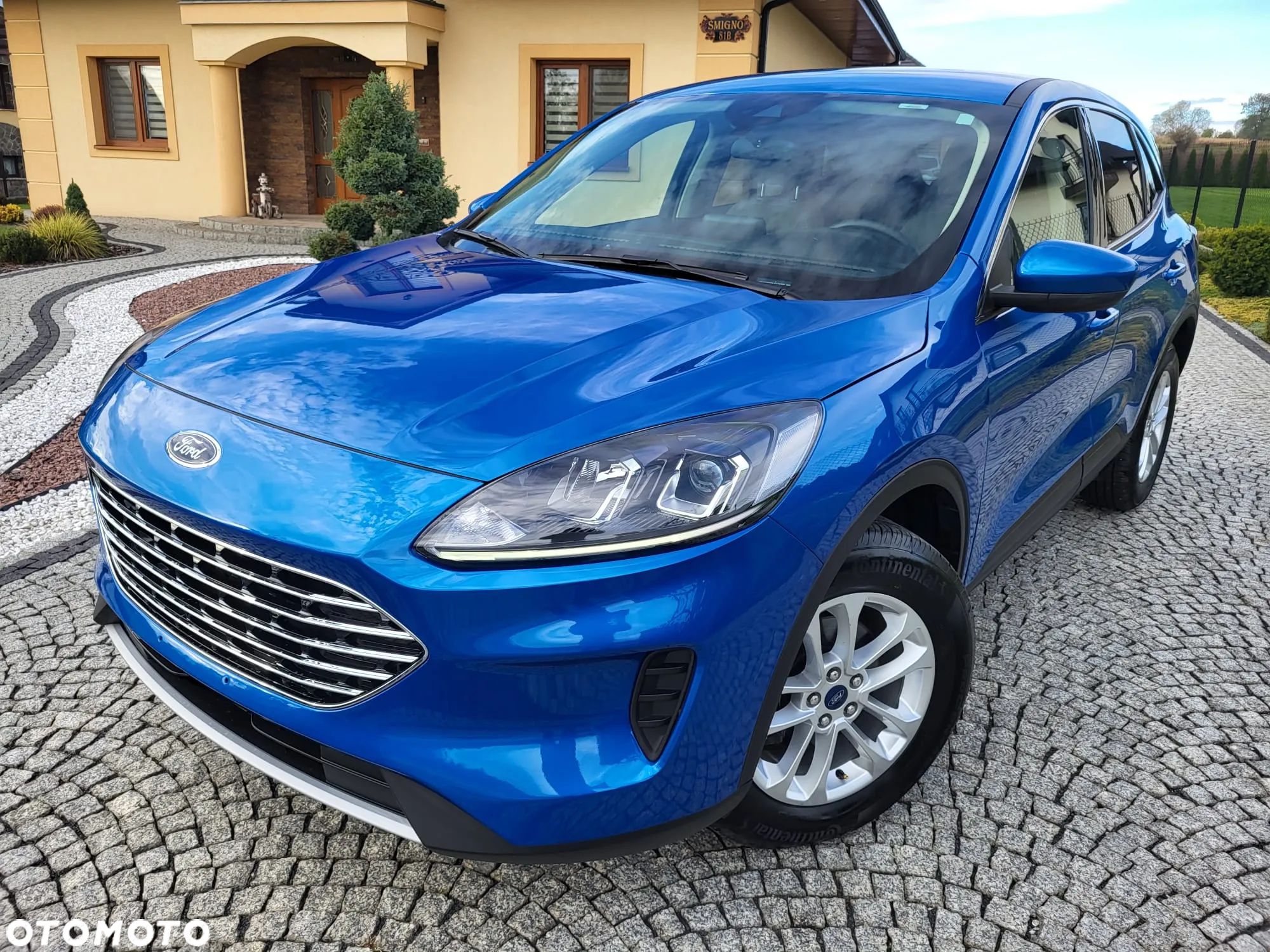 Ford Kuga - 1