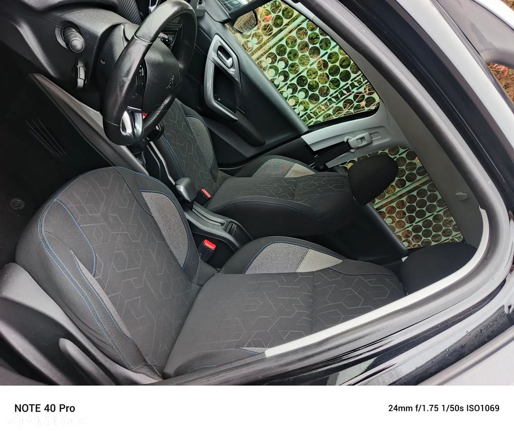 Peugeot 2008 1.2 Pure Tech Style - 21
