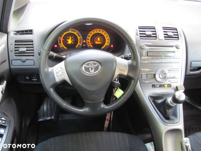 Toyota Auris 2.0 D-4D Prestige - 35