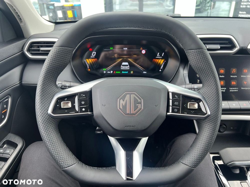 MG ZS Hybrid+ - 11