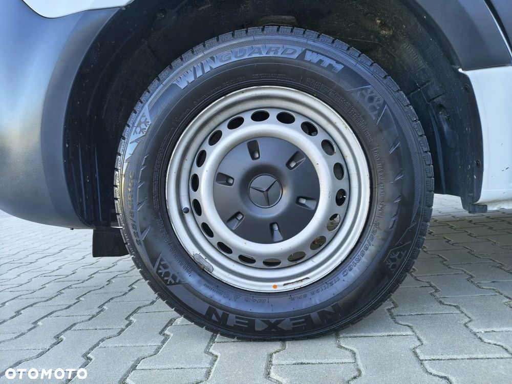 Mercedes-Benz Sprinter - 17