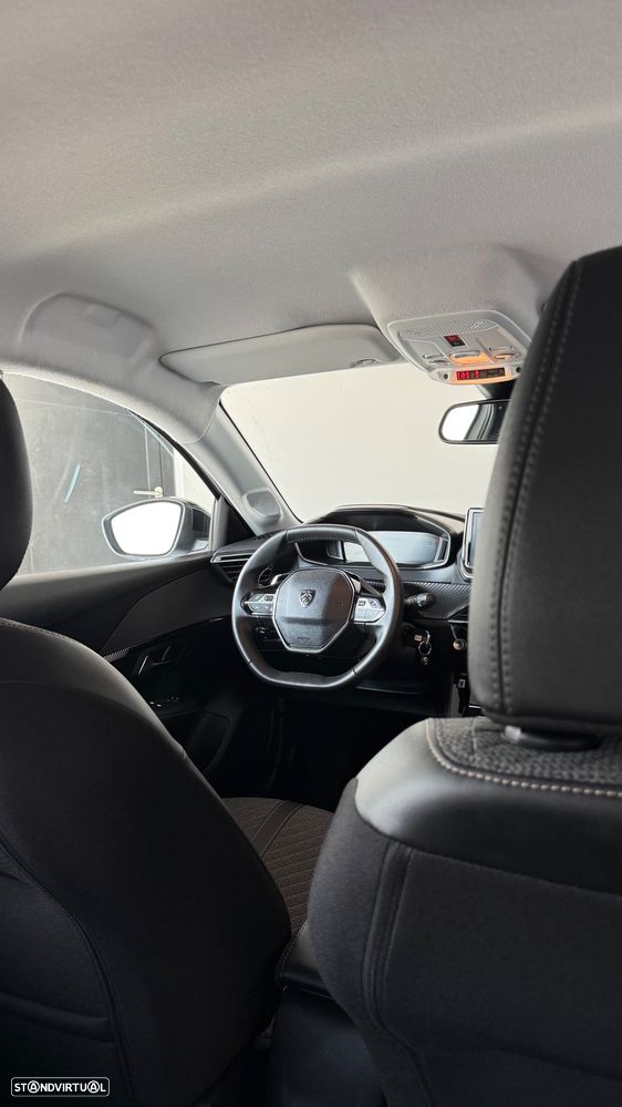 Peugeot 208 1.2 Hybrid Allure e-DCS6 - 28