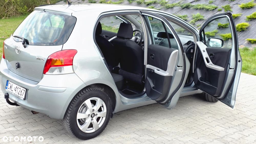 Toyota Yaris 1.33 Prestige - 11
