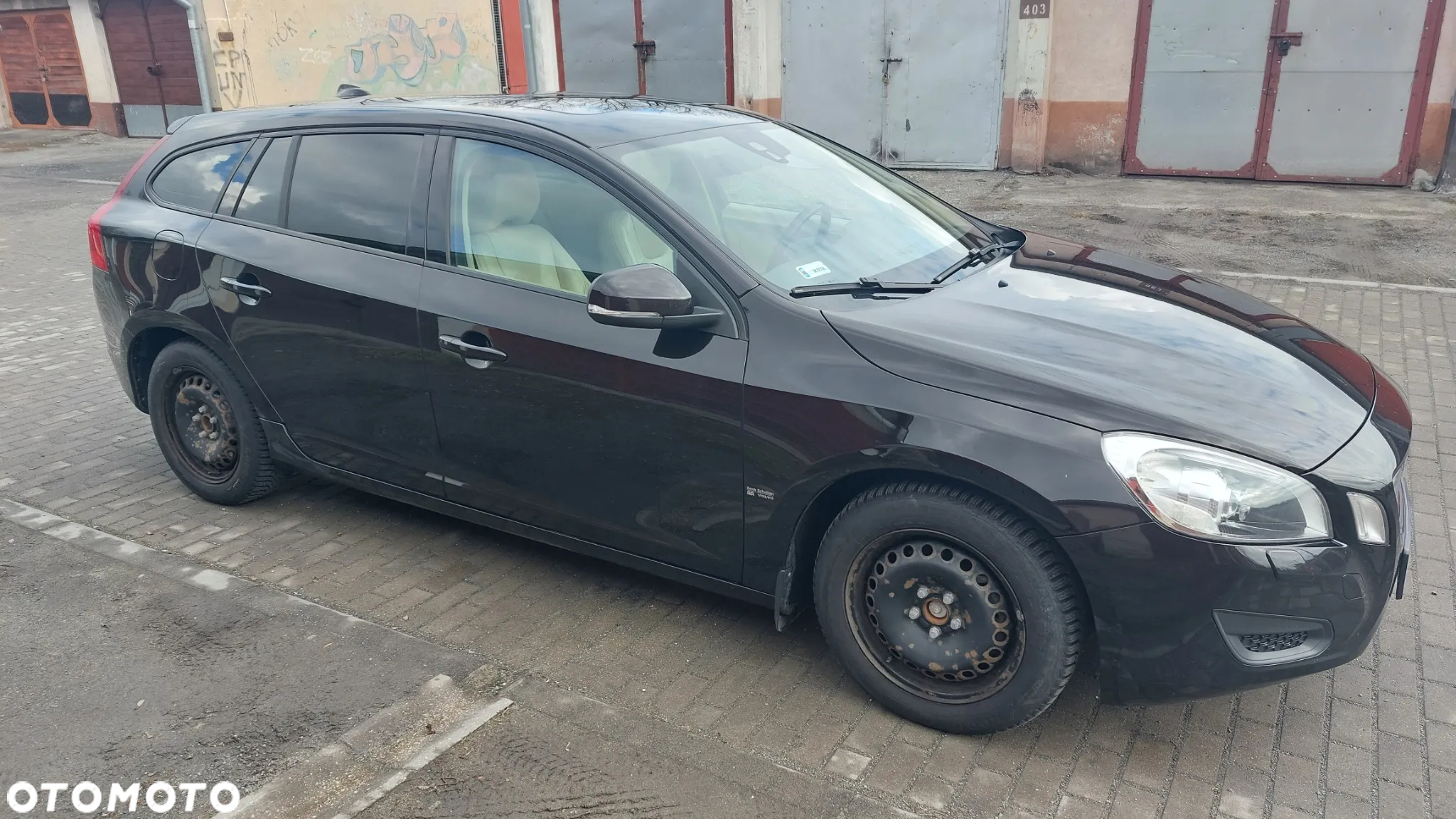 Volvo V60 T3 Kinetic - 2