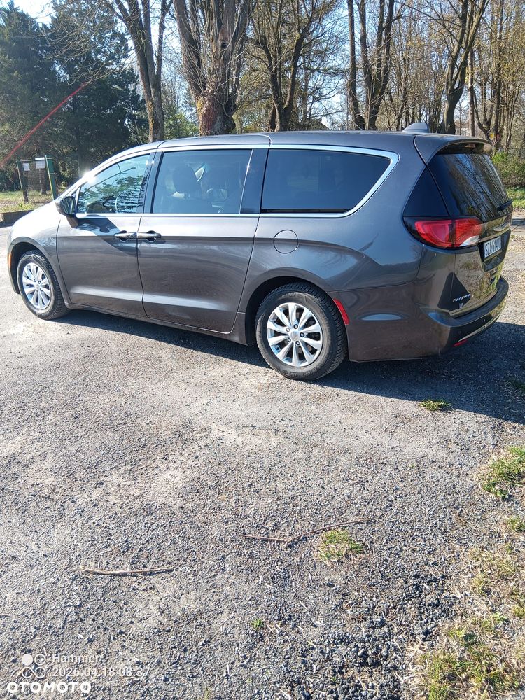 Chrysler Pacifica - 4