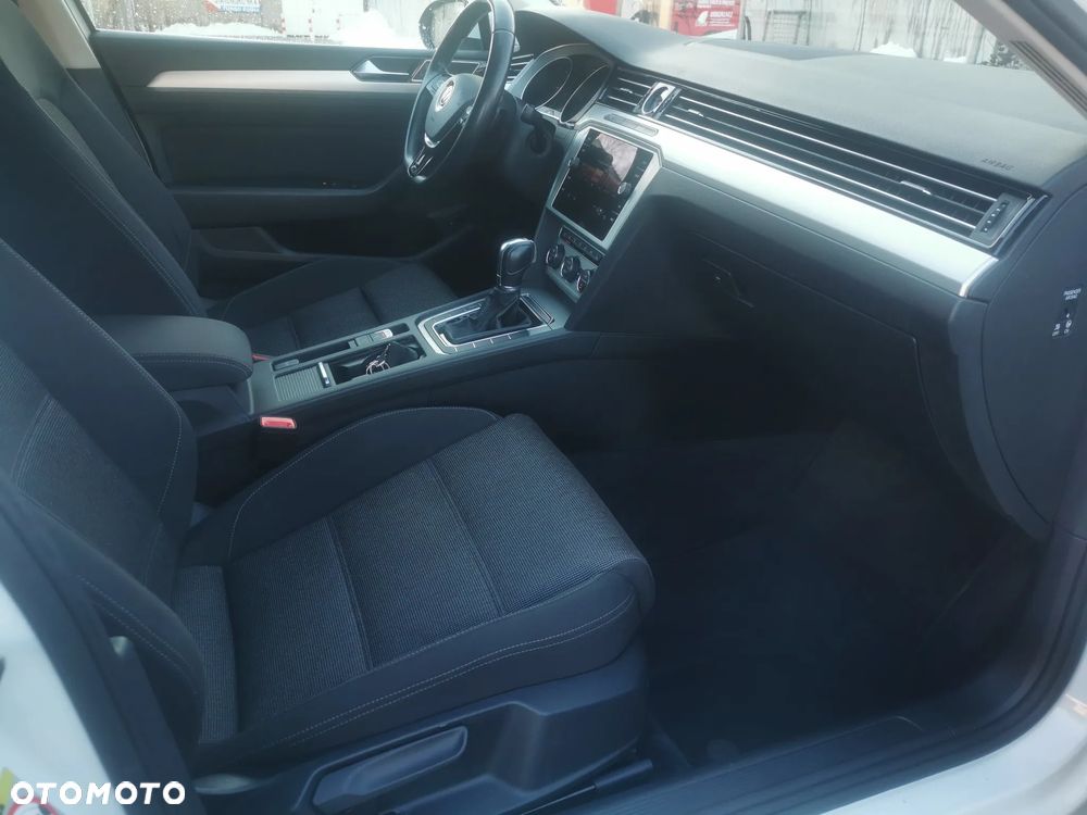 Volkswagen Passat 2.0 TDI SCR DSG Highline - 13